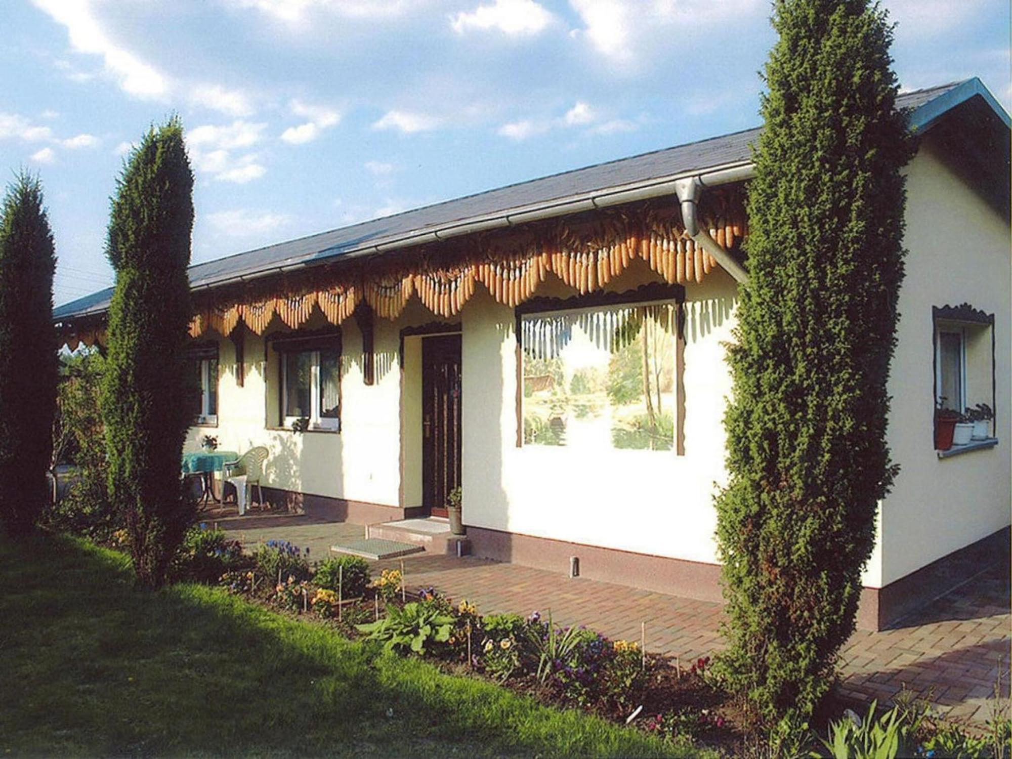 Bungalow In L Bben With A Terrace 吕本 外观 照片