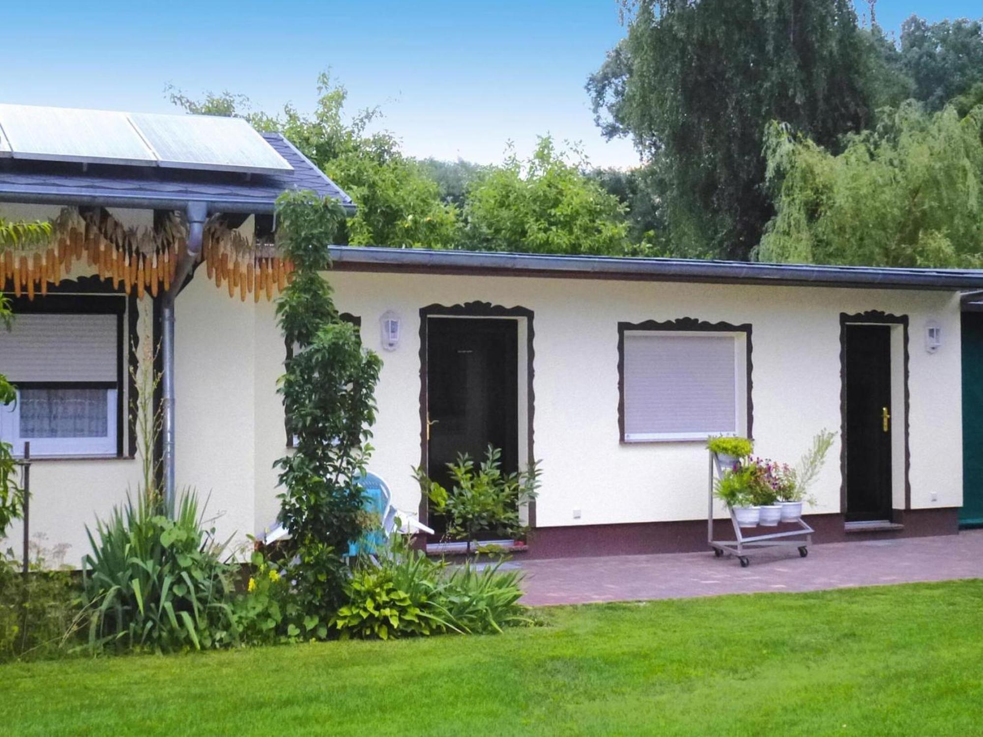 Bungalow In L Bben With A Terrace 吕本 外观 照片