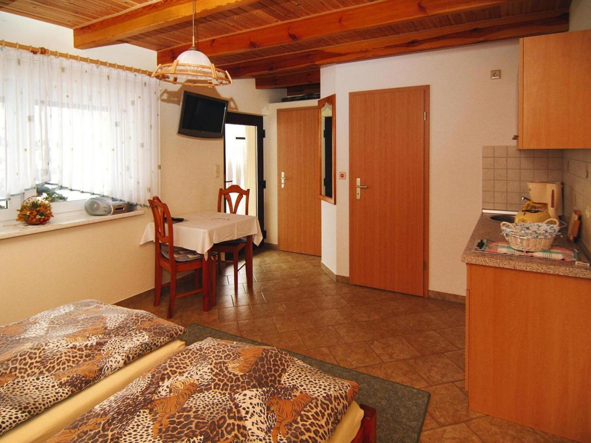 Bungalow In L Bben With A Terrace 吕本 外观 照片