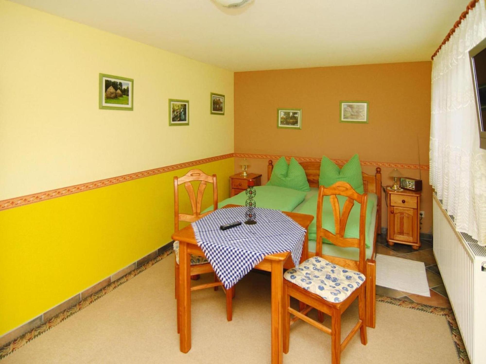 Bungalow In L Bben With A Terrace 吕本 外观 照片